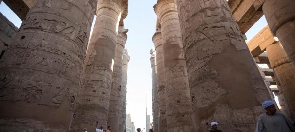 bz08-indepth-egypt-tourism