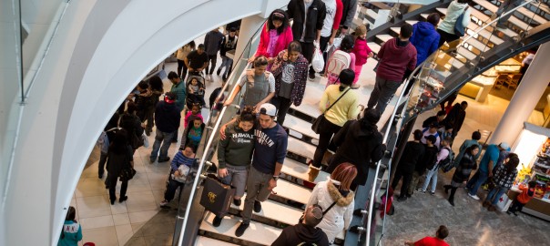Shoppers Inside The Menlo Park Mall On Black Friday